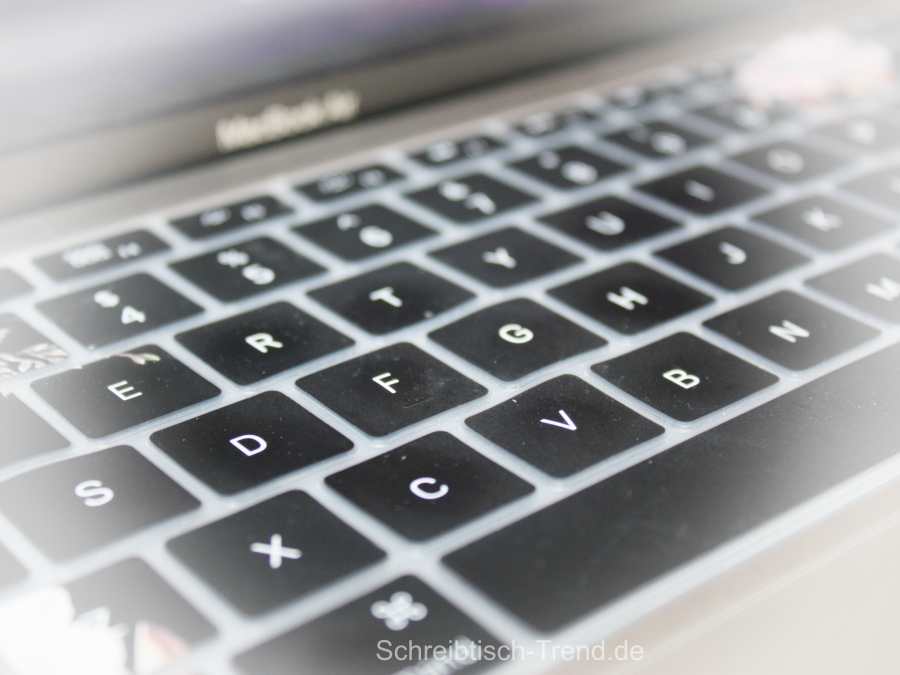 Tastaturabdeckung aus Silikon schützt Laptop vor Staub